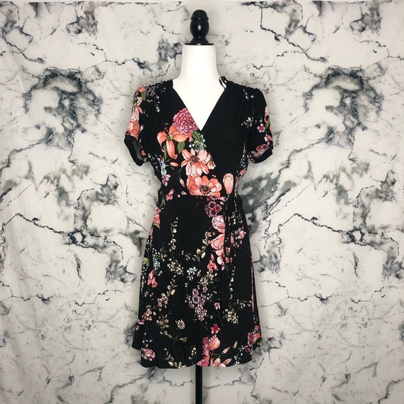 Monteau Dresses & Skirts - Monteau Floral Wrap Dress Size Large Black